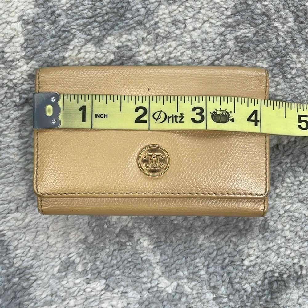 Chanel Interlocking CC Medallion Leather Keyholder Case Trifold Beige - Picture 9 of 17